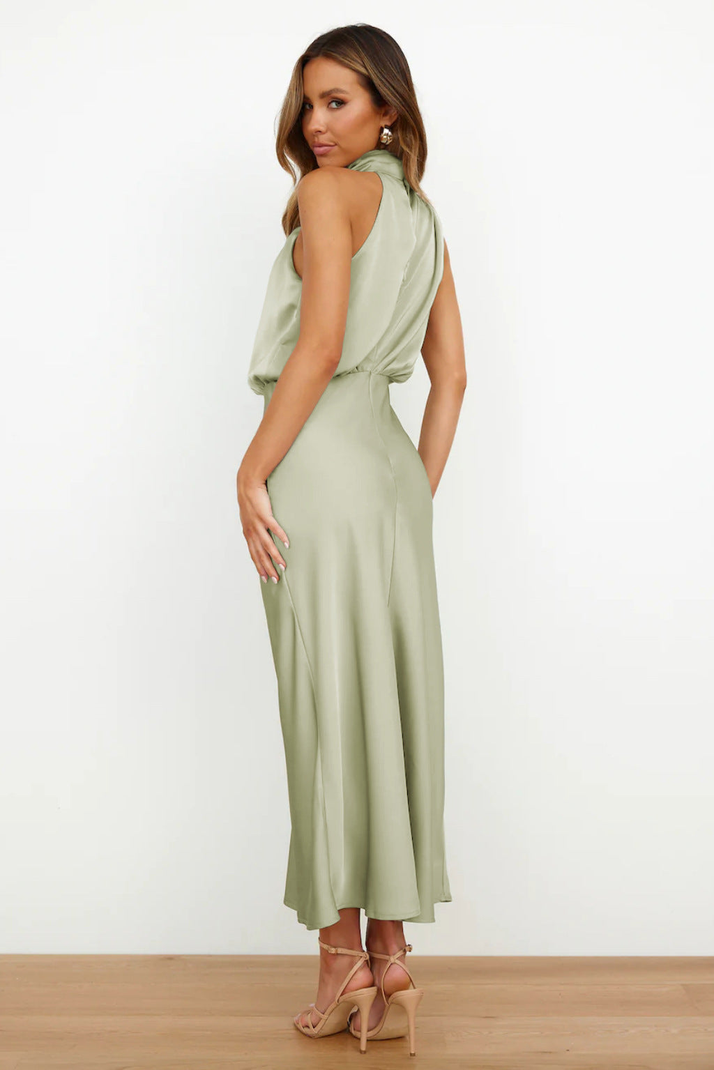 Doris | Elegancka wieczorowa sukienka damska z dekoltem halter 2