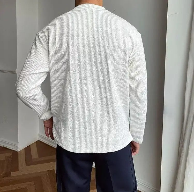 Męski sweter o fakturze dzianiny z okrągłym dekoltem