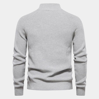 Męski sweter ze stójką i krótkim zamkiem