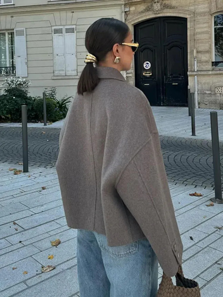 Marlene | Damska krótka dzianinowa kurtka zapinana na guziki 3