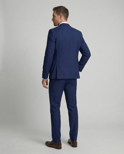 Męski garnitur trzyczęściowy o kroju slim fit